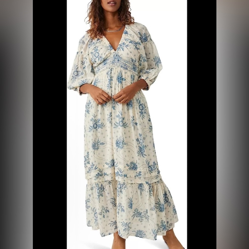 Free People Golden Hour Dress Maxi Floral V Neck
3/4 Sleeves